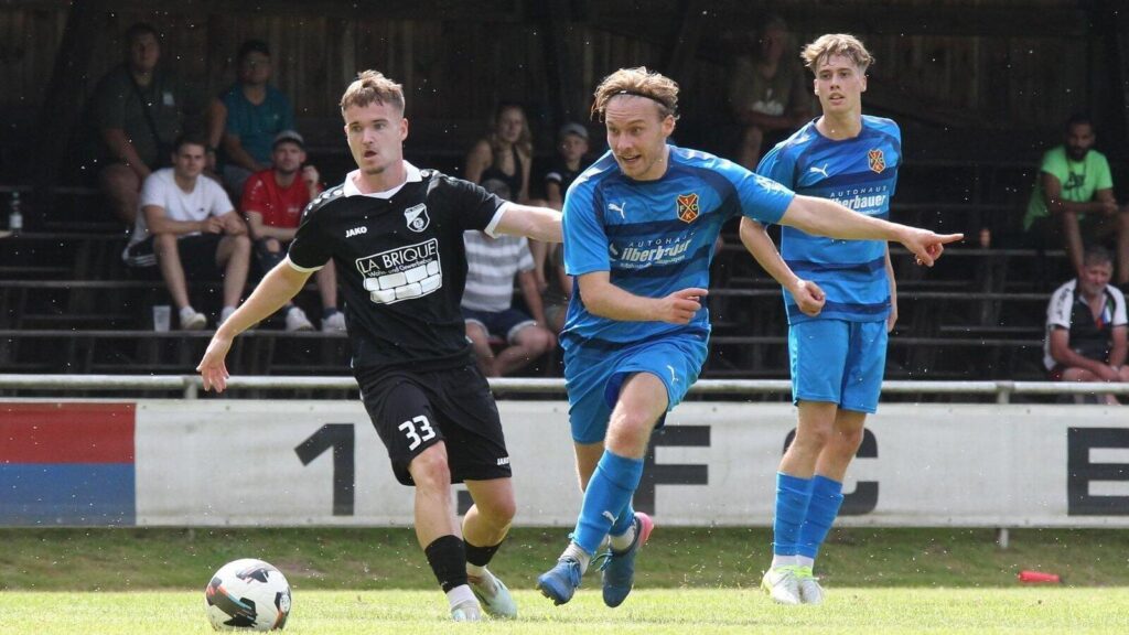 Der 1. FC Bad Kötzting erkämpft sich ein 2:2-Remis gegen den FC Tegernheim.